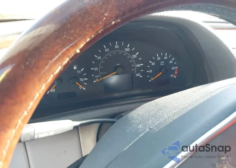 2000 Mercedes-Benz Clk 320 из США, поврежденный, VIN WDBLK65G4YT046410